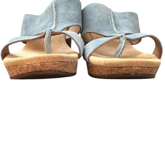 Clarks Elements Soft Suede Soft Cork Heel Cushion Thong Blue Sandal Sz 10 - Picture 2 of 13